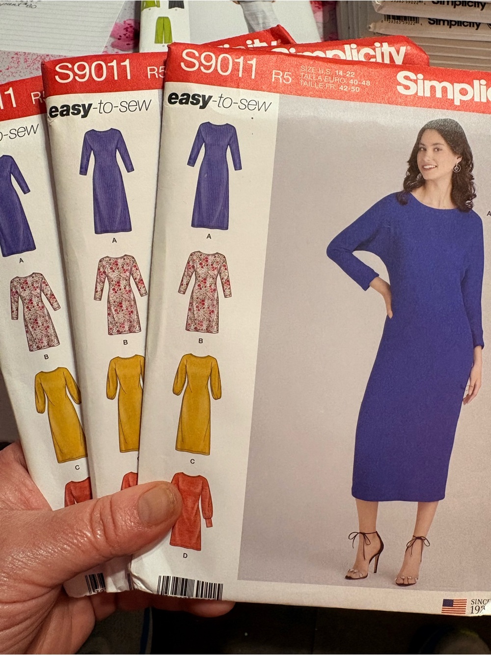 BN UNCUT SIMPLICITY 9011 R5 Plus SEWING PATTERNS